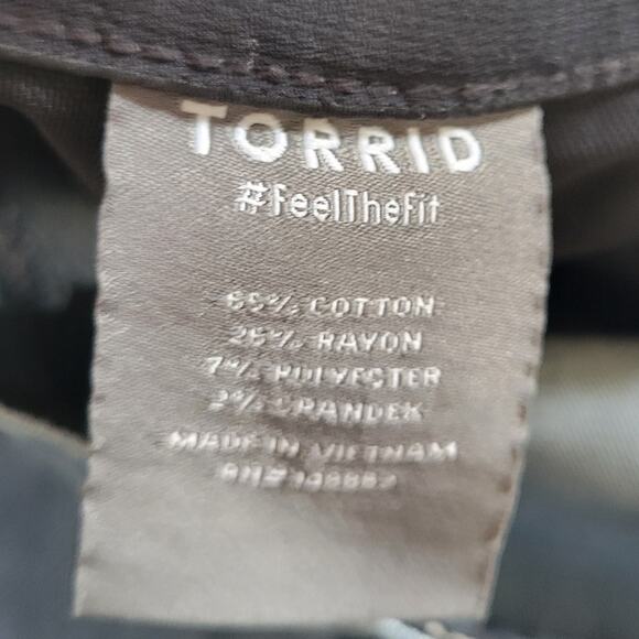 Torrid Bombshell High Rise Flare Jeans 30T Gramercy Blue Stretch Denim NWT - Picture 10 of 13